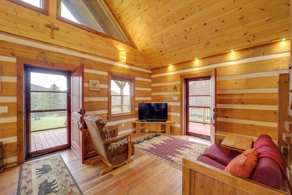 Hike, Ski & More: Blue Ridge Mountain Escape
