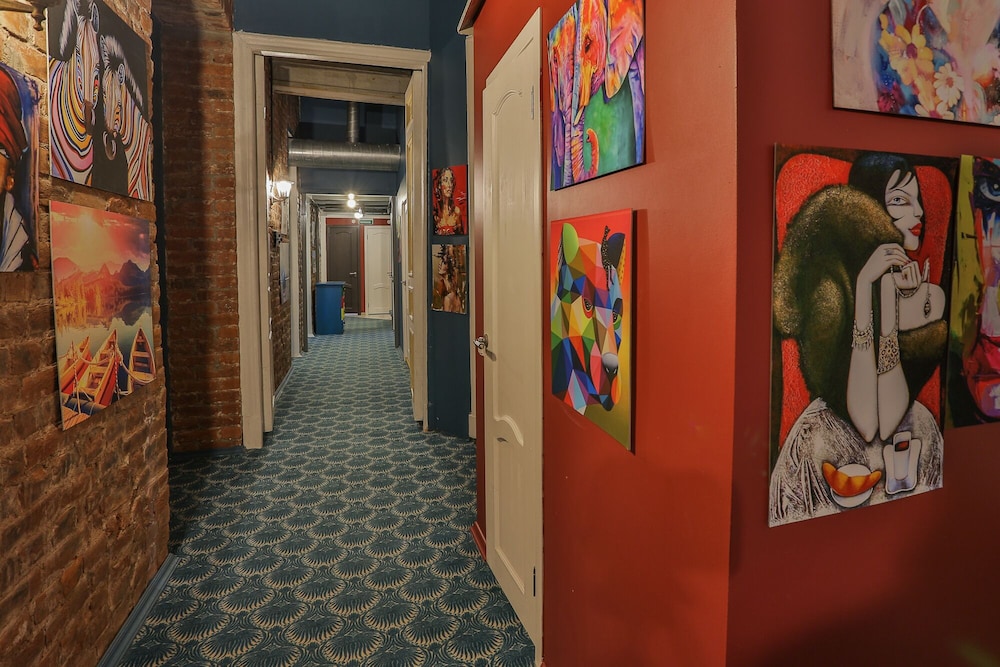 Capsule Hotel de Lux ApraxInn — Hostel
