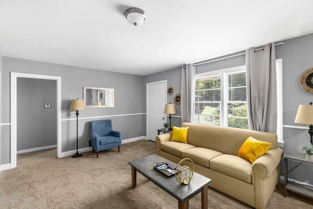 Broadmoor Bungalow - Both Units