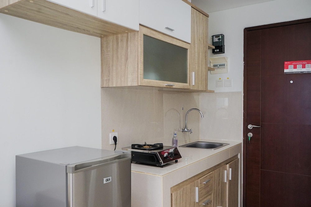 Fully Furnished with Cozy Design Studio Apartment at Springwood Residence