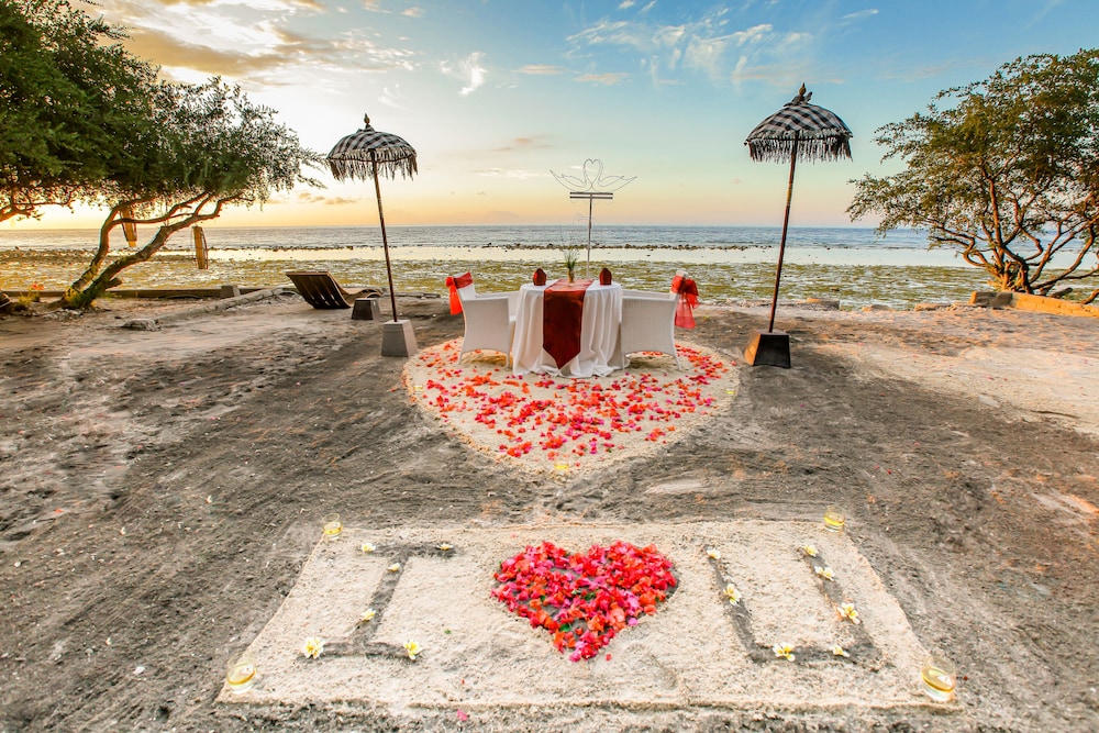 Jambuluwuk Oceano Resort Gili Trawangan