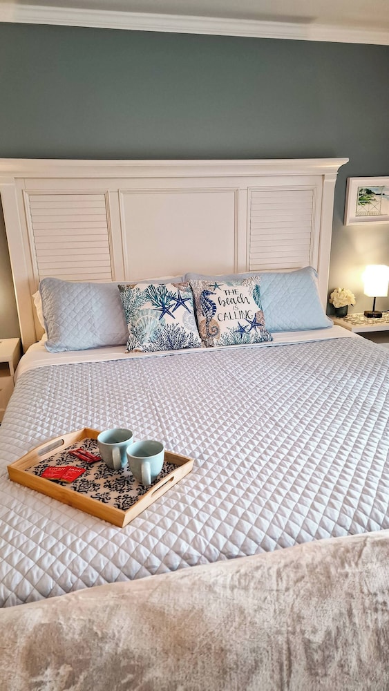 NEW Stunning Beachfront Condo at the Coral Beach