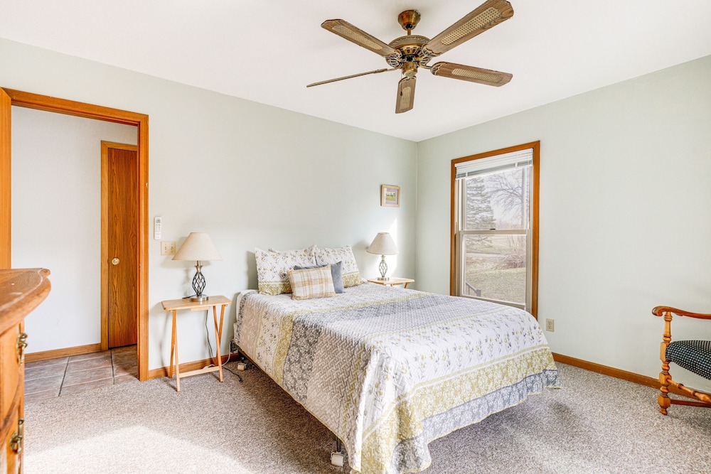 Coldwater Vacations - Waterfront Cottage w/ Dock on Dragon Lake! - Property Image 25