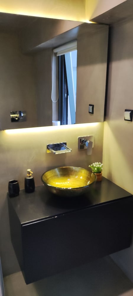 Athina Art Apartments