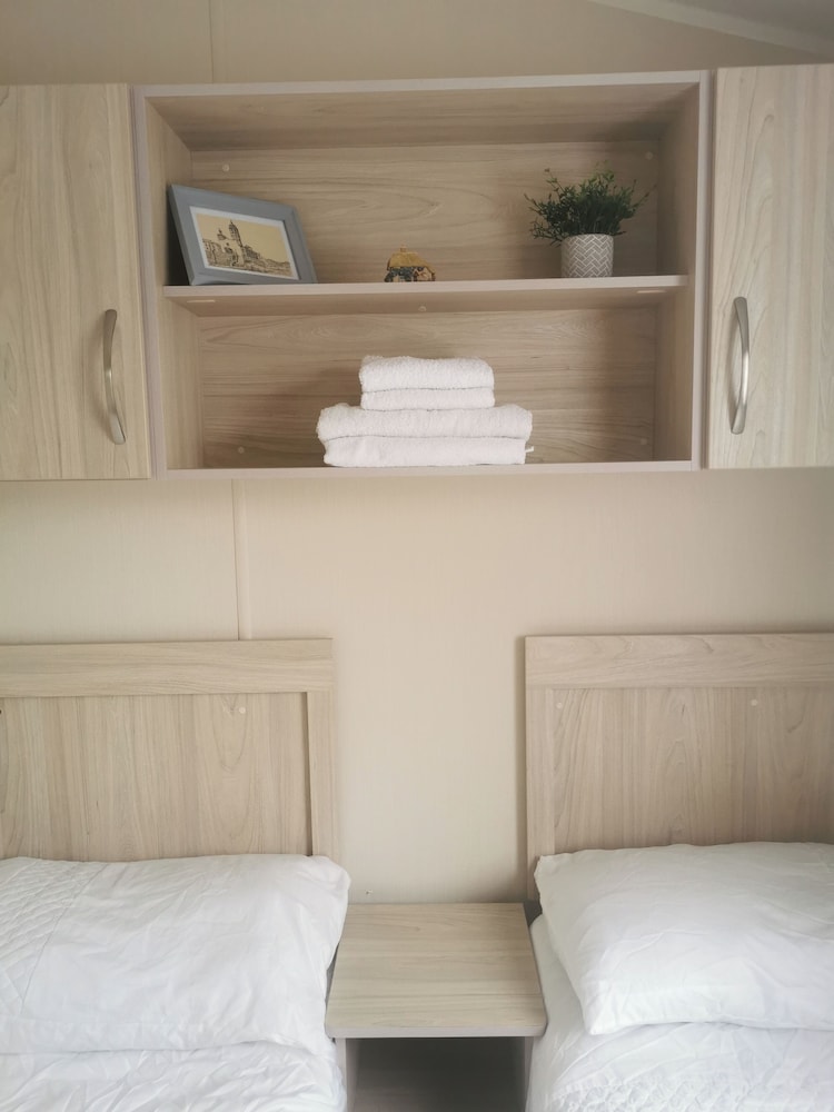 3 Bedroom Mersea Beach Retreat-getaway by the Sea