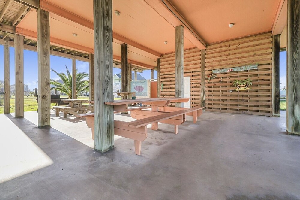 Seaside Merryment 4 Bedroom Home