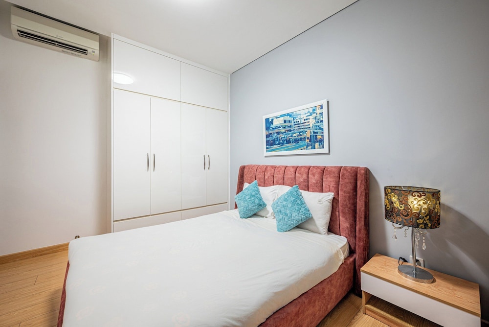 SUNWAH PEARL Premier Residence