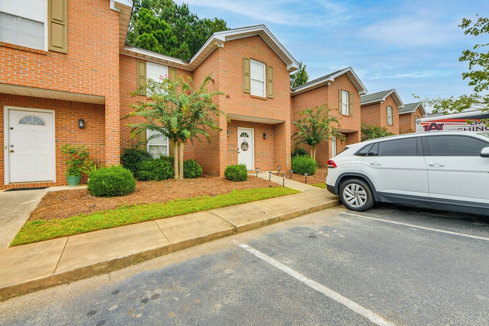2 Mi to Tiger Territory! Condo w/ Community Pool