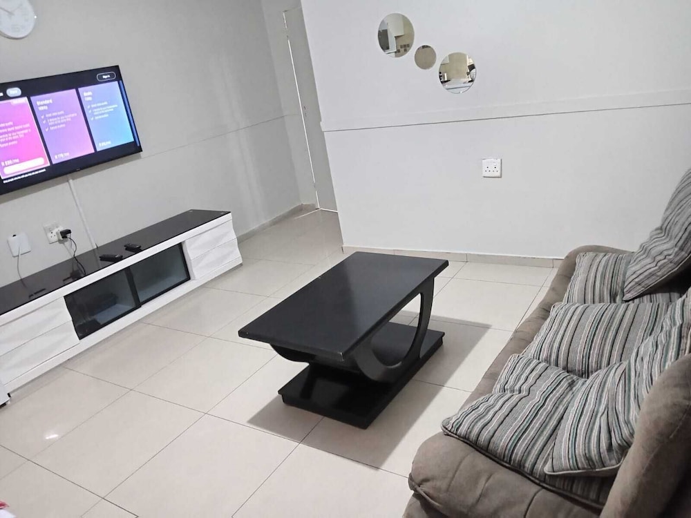 Gold Crown Self-catering Apartment