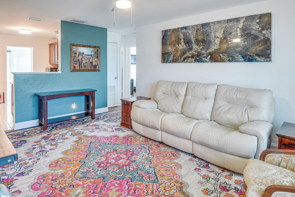 Walk to Ocean: Cozy Home w/ Yard in Ormond Beach!