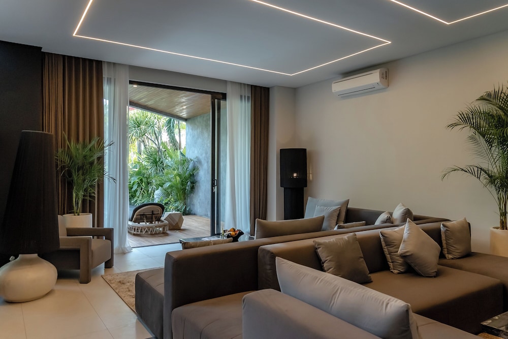 AMO Residences