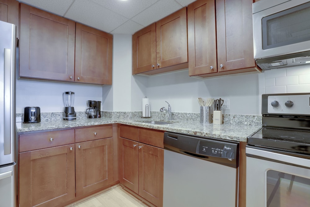 Spacious Apartment at Pentagon City
