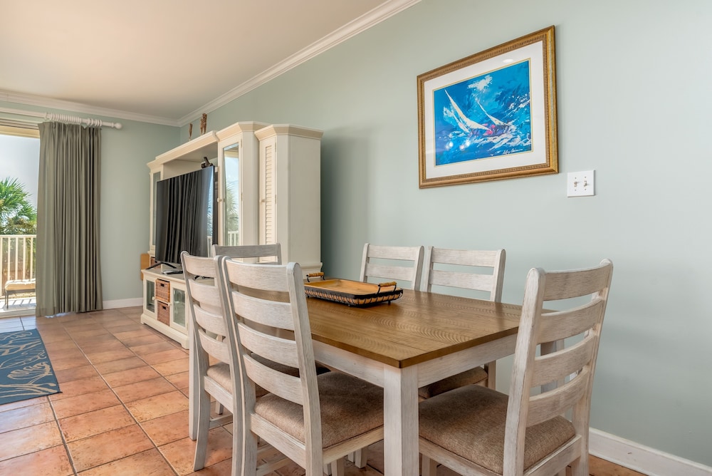 Dauphin Luv - Beach Club #201 4 Bedroom Condo