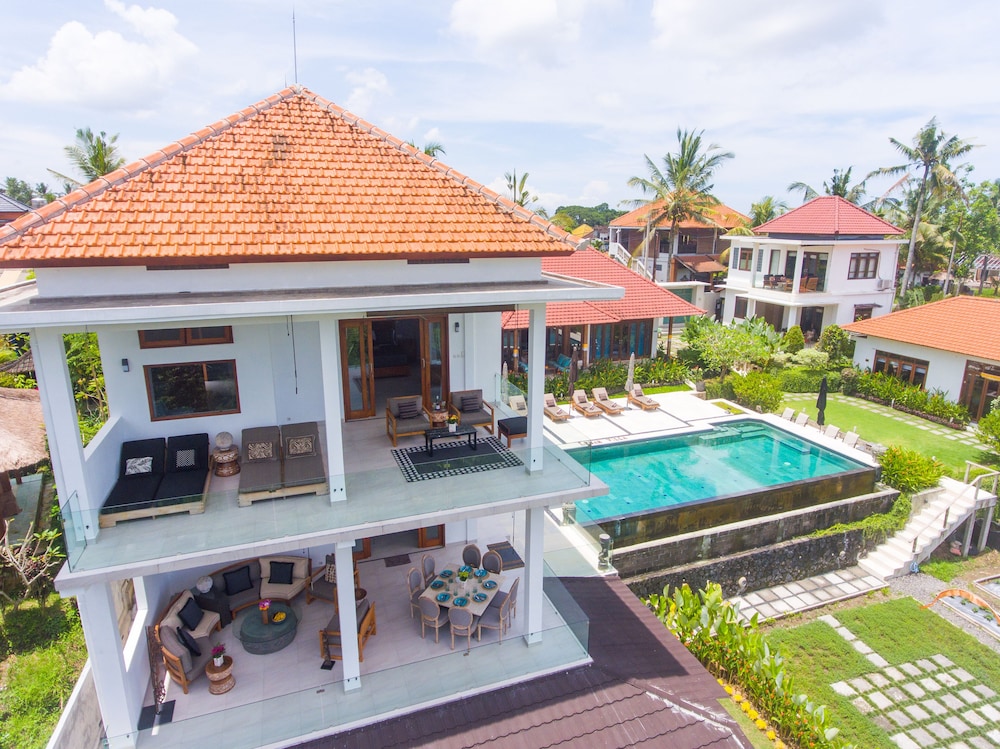 Lebah Villas