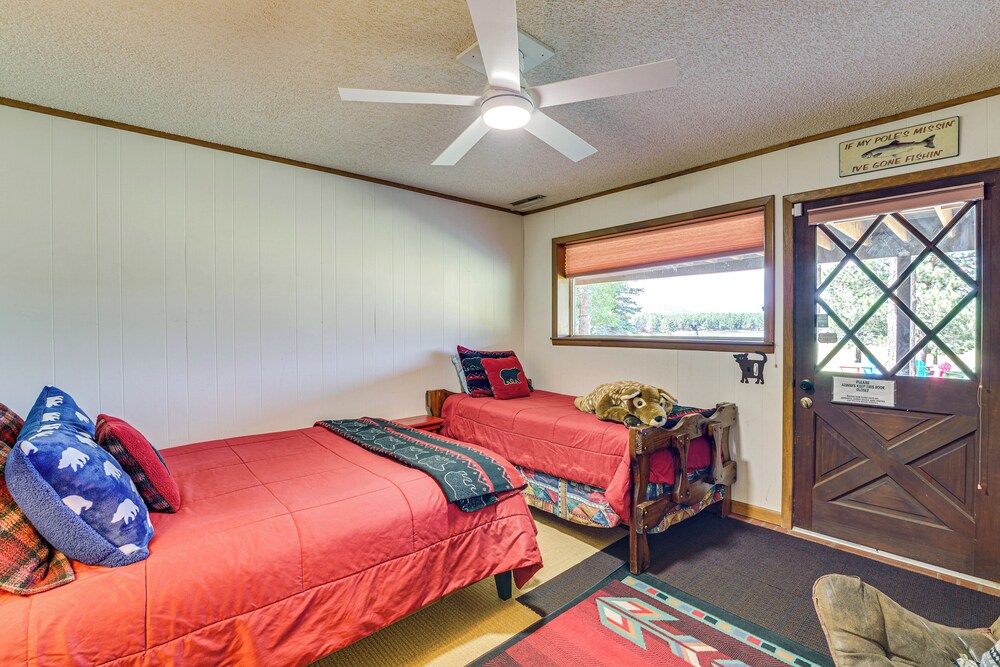 Monte Verde Lake Access & Views: Spacious Retreat!