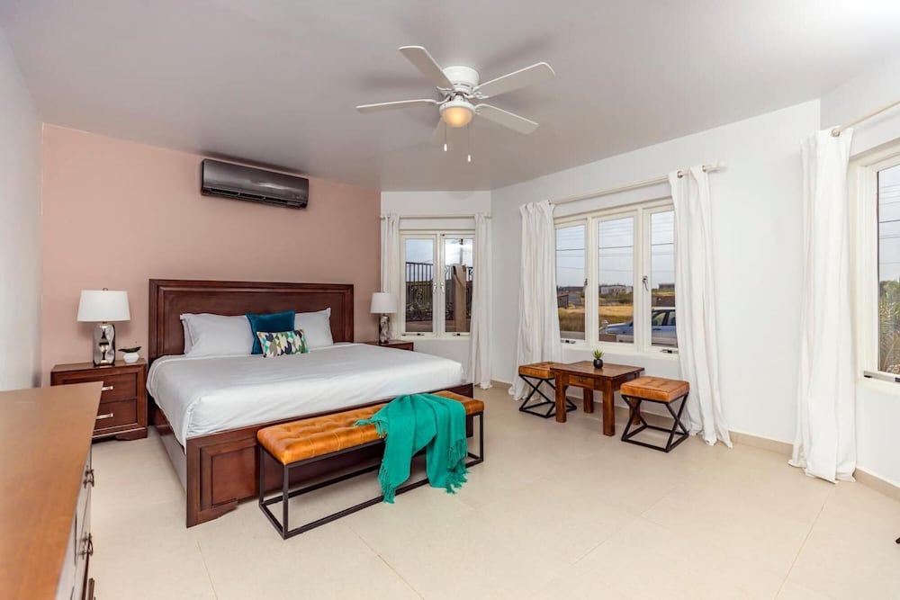 Outstanding Oasis 7BR 7BA Villa With Private Pool