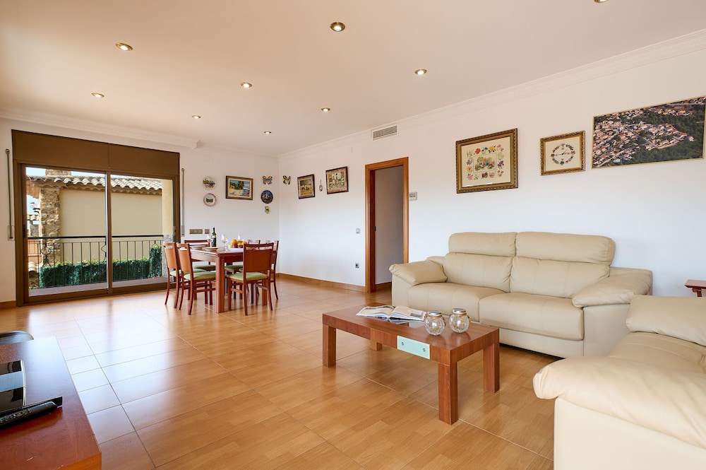 Marina in Blanes With 6 Bedrooms and 4 Bathrooms