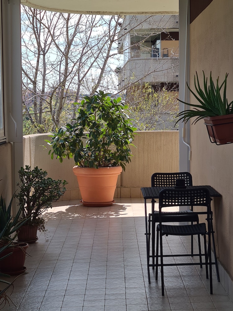 Rooms And Comfort Apartment