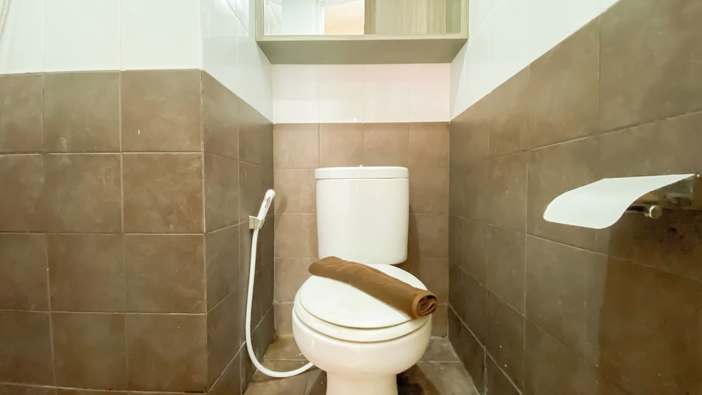Comfy 2Br Near Mall At Green Pramuka City Apartment