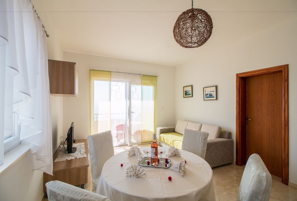 Apartments Rakuljic