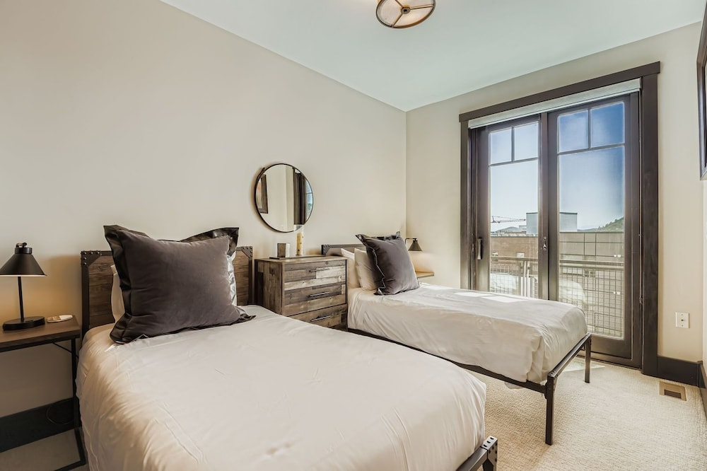 Tranquil Blackstone Getaway 3 Bedroom Townhouse