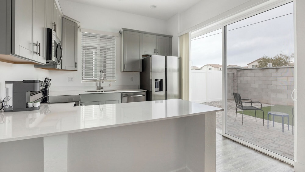 Landing Apartments Phoenix - Maryvale Village
