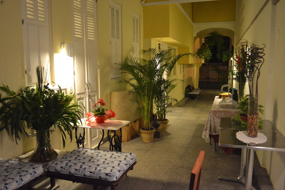 Casa Amarela Guest House - ZONA SUL
