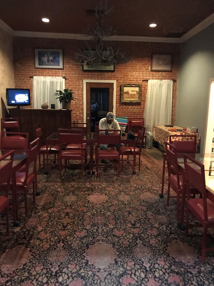 Spur Hotel
