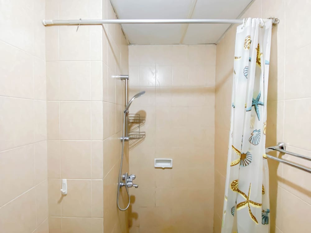 Spacious And Cozy 2Br With Extra Room At Marina Ancol Apartment