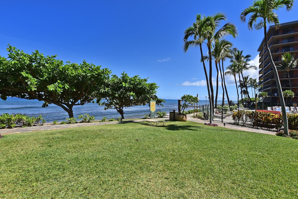 Kaanapali Shores #160 2 Bedroom Condo by RedAwning