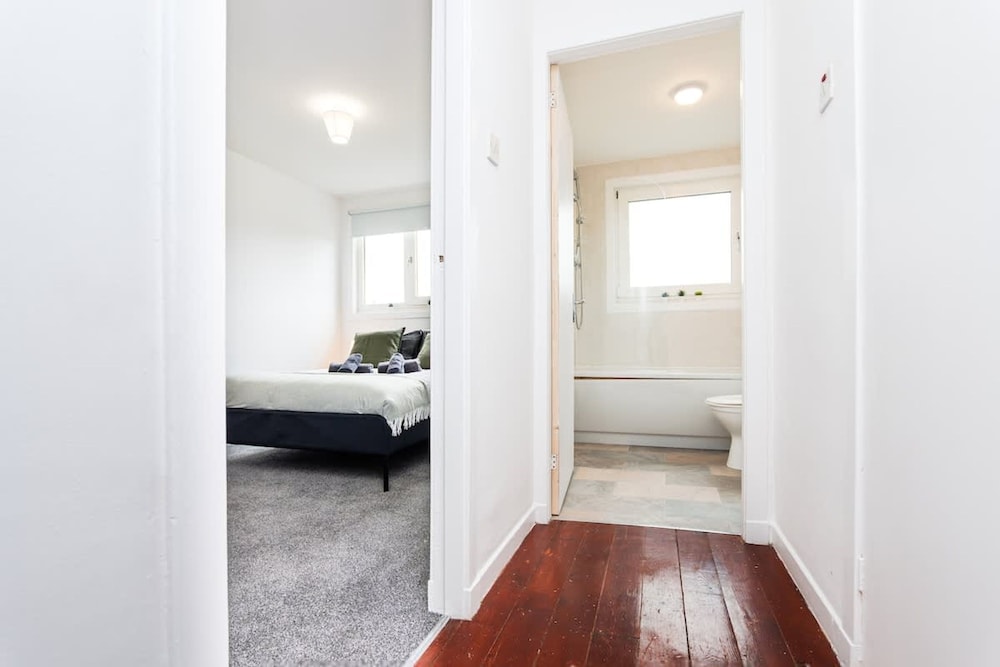 5 Individual Beds - Free Parking