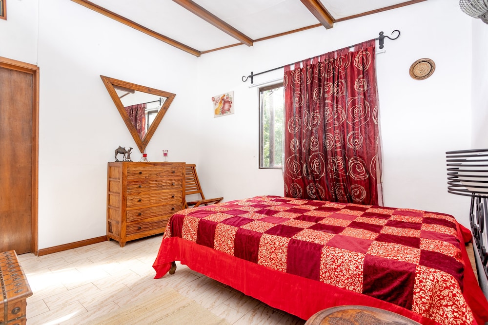 Villa with Heated Pool photo 5