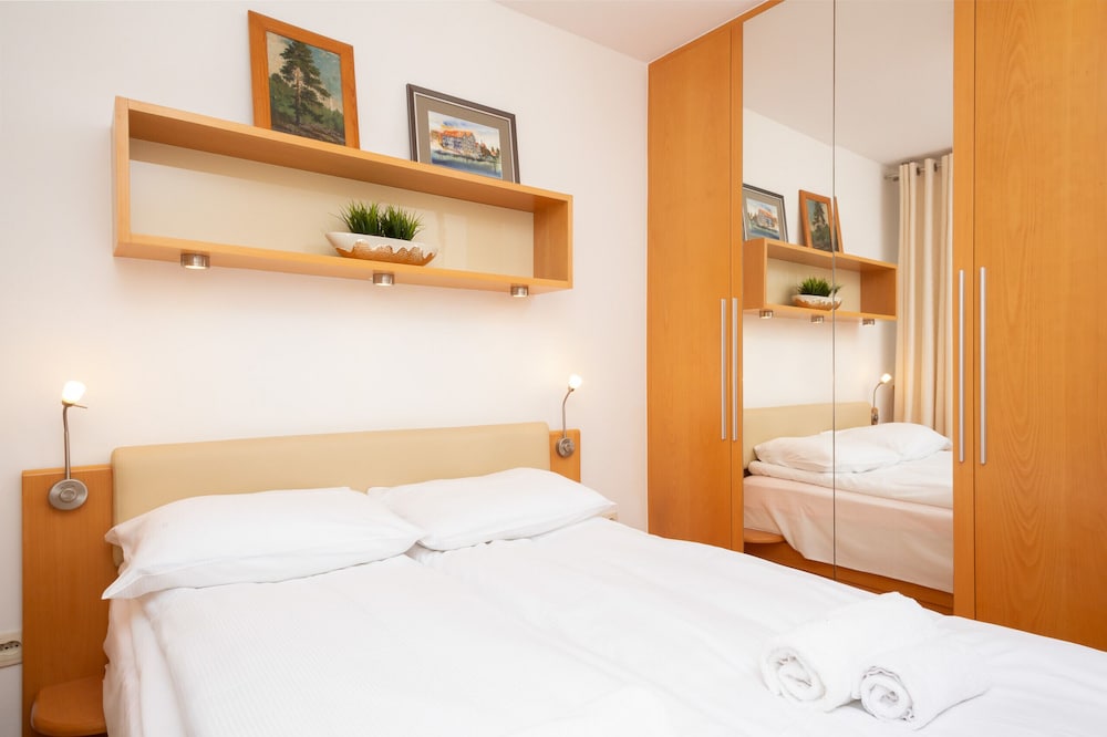 Apartment Esperanto Warsaw by Renters view 2