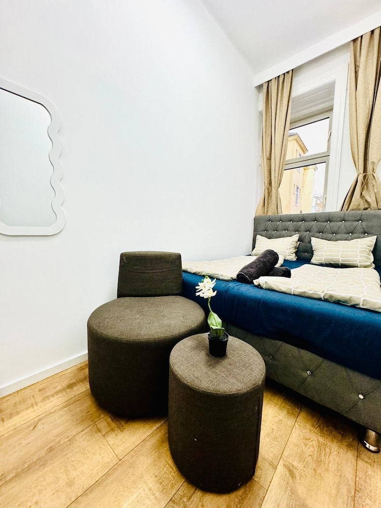 Cozy Rooms Superb Location near Augarten