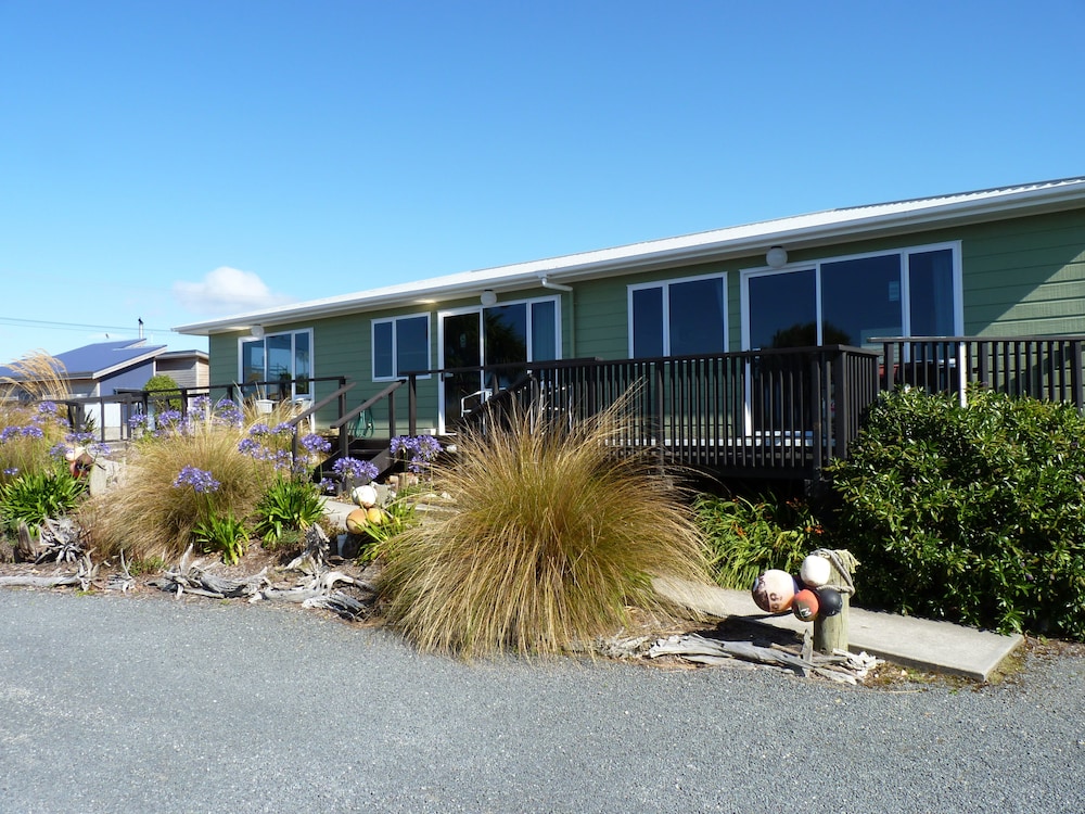 The Kaka Point Motels