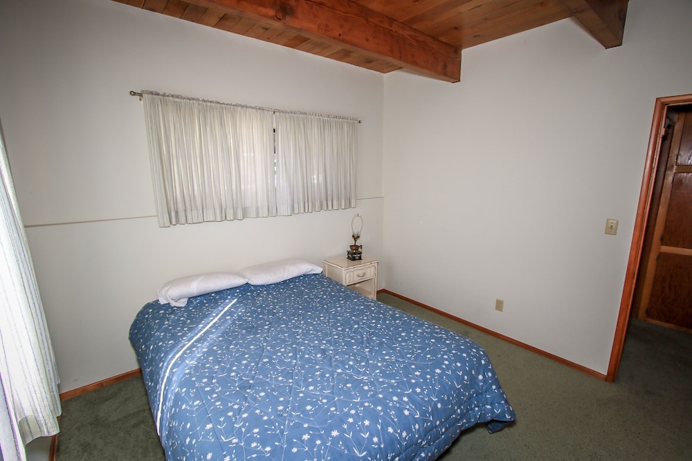Fenced Somen Cabin within walking distance to the Slopes by RedAwning