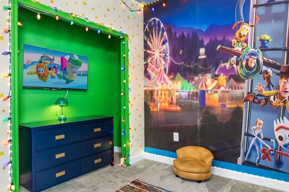 Upstay: Poolside Mansion w/ Themed Arcade & Cinema