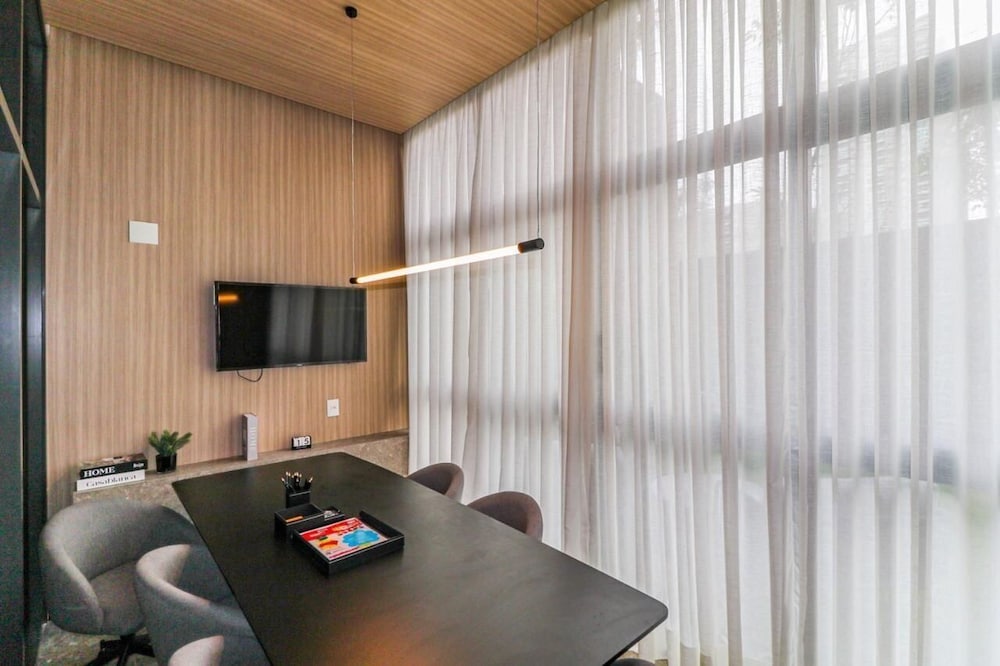 Haus Mitre Residences