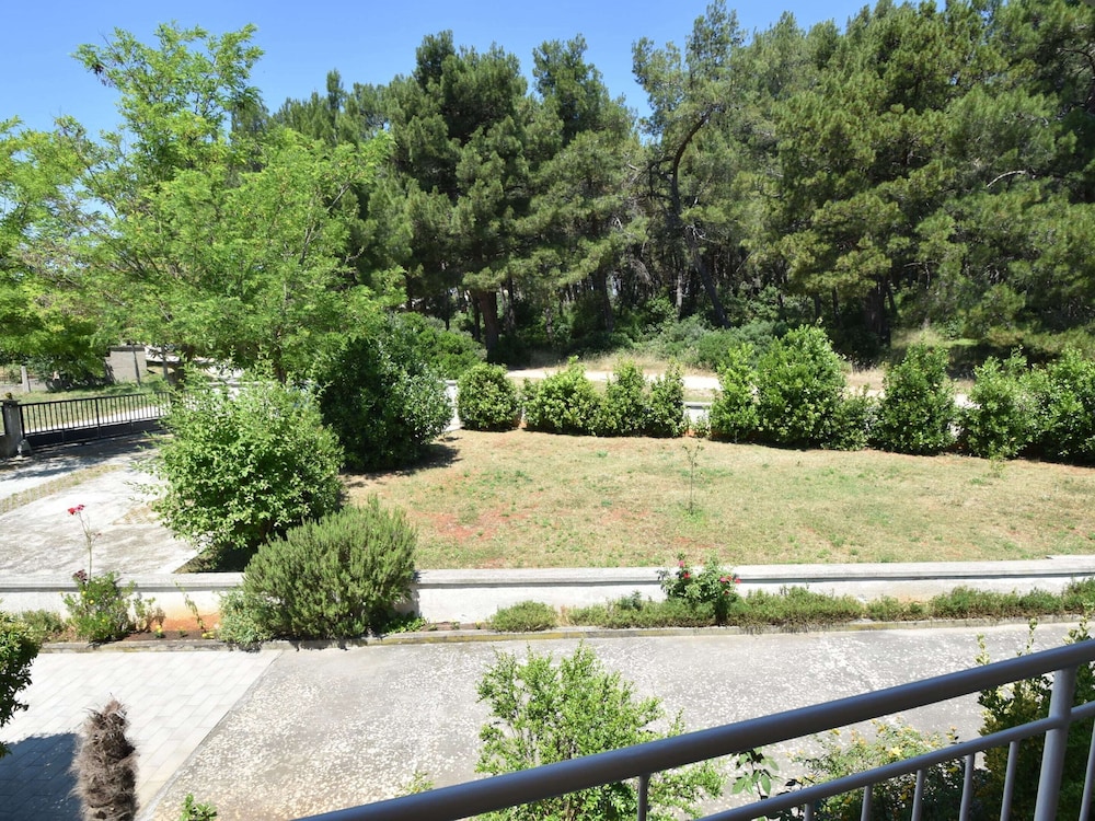 Apartment near Beach and Historical Center of Pula view 5