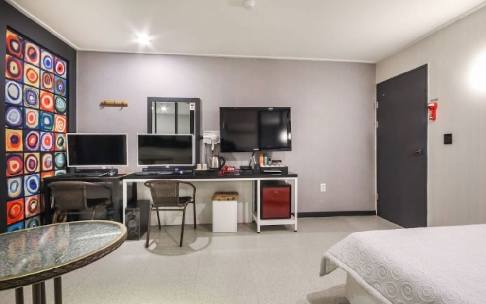 hotel room