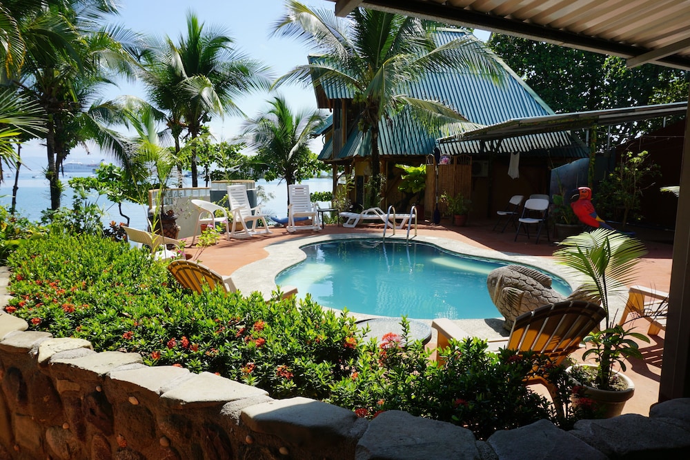 Hotel Cabinas Jimenez - Image 1