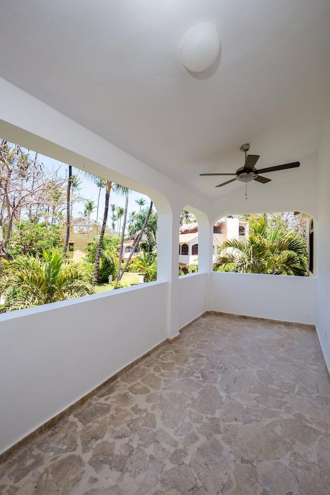 Los Corales Beach Village