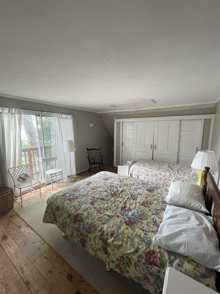 Little Sandy-limit 8 3 Bedroom Cottage by RedAwning view 4