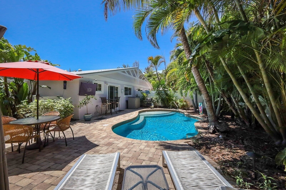 Paradise Palms 3 Bedroom Cottage