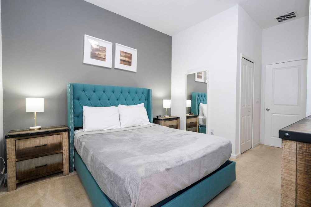 Spacious 12br Family Villa Near Disney Bella Vida