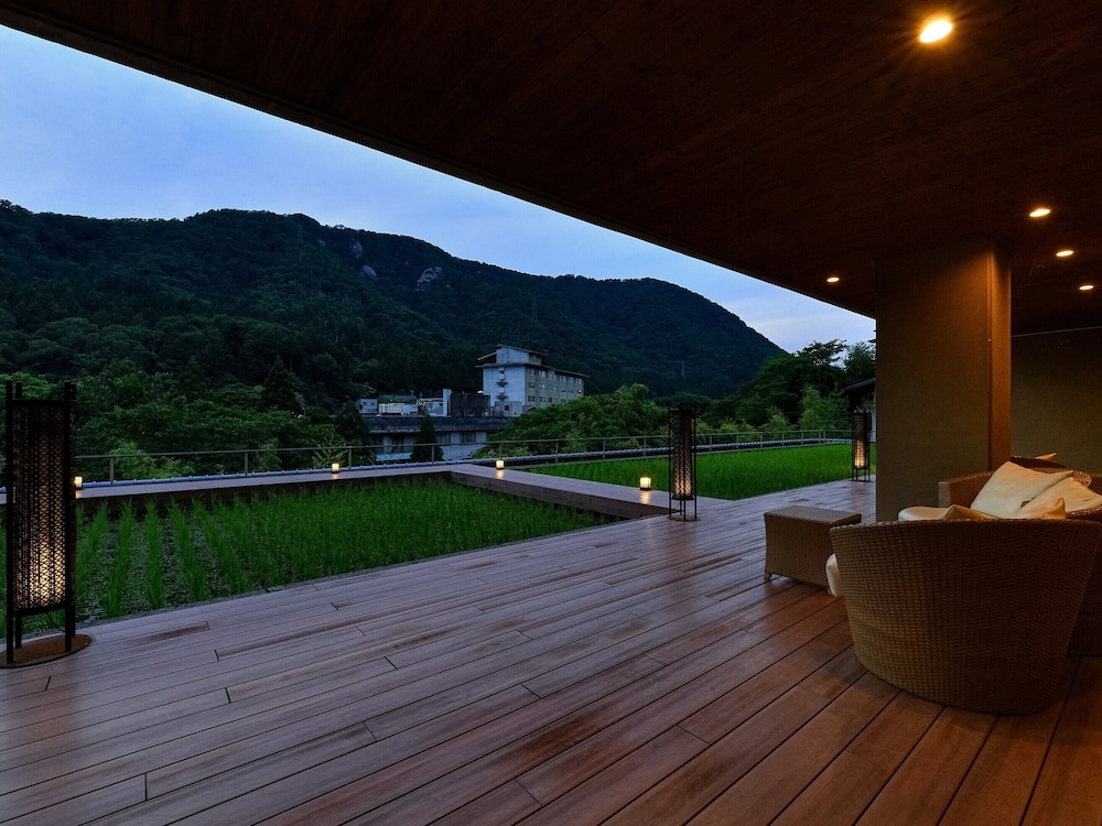 Yamanaka Onsen Kuriya Yasohachi
