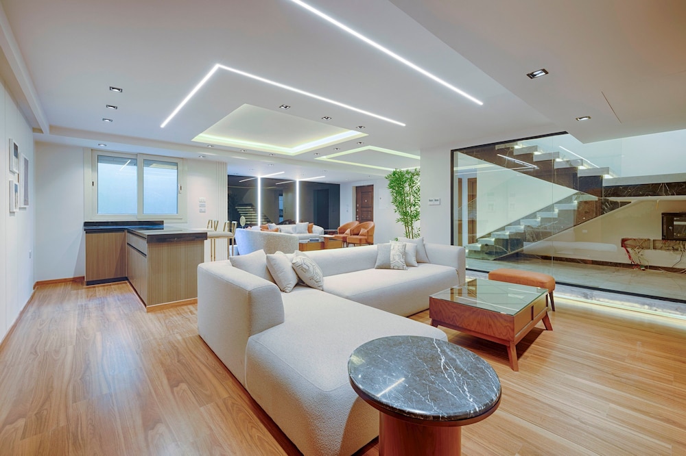 Vesta - Luxury Villa - 3BR - CFC II