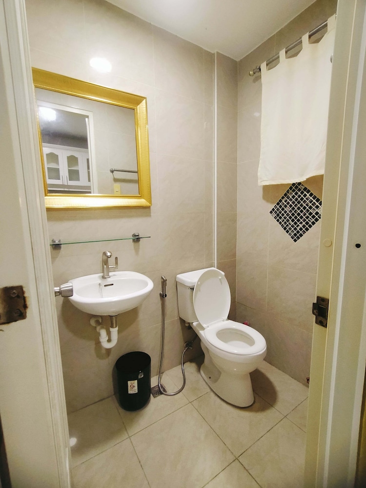 Kandi Suites 2BR with private Jacuzzi