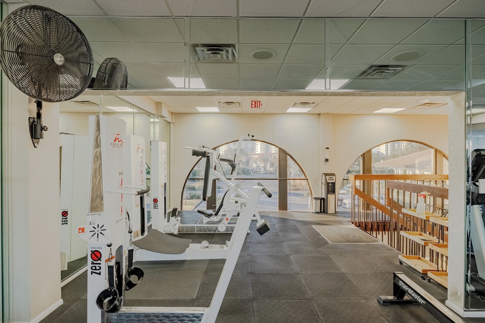 2BR Condo in Edgewater Resort With Golf, Tennis, Pools & Free Tram Service!