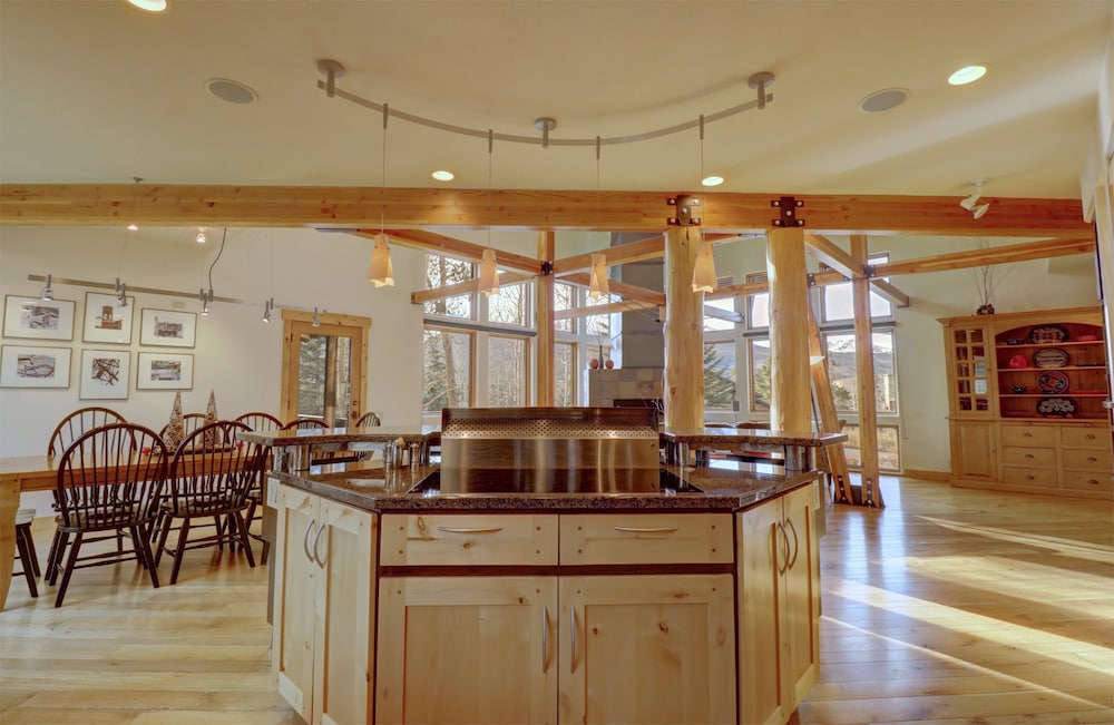 11 Stormwatch Circle 4br 3.5ba 4 Bedroom Home